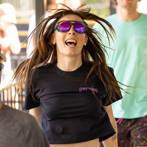 Beijo De Uma Víbora Rosa Tee Pit