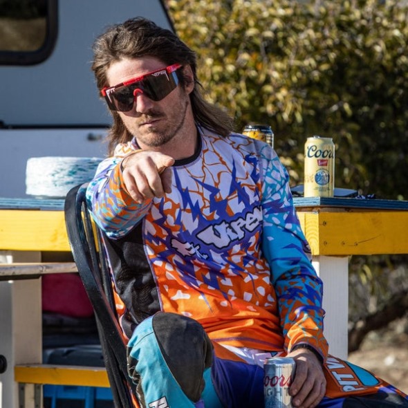 Pit Viper O Respondente Anos 2000