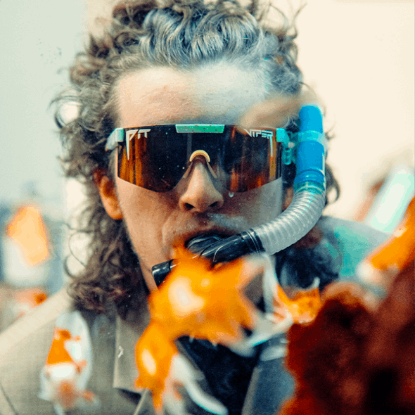 A Víbora Dos Anos 2000 Polarizada Playmate